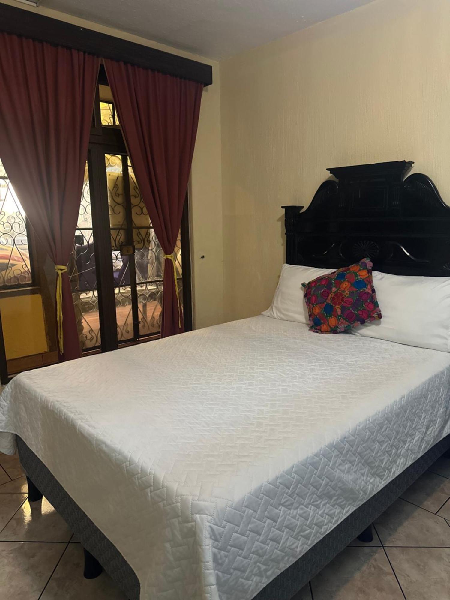 Don Valentino Hotel Antigua Ngoại thất bức ảnh